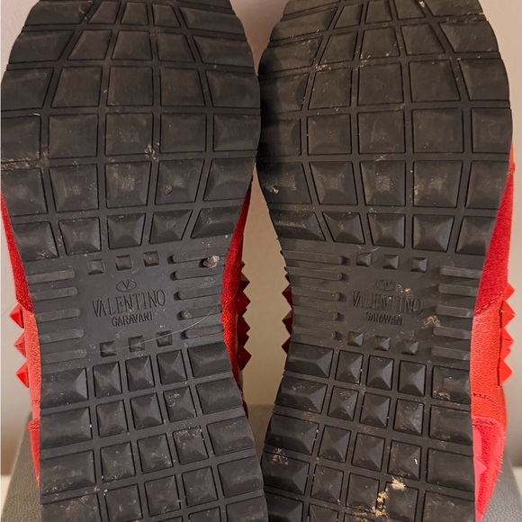 Valentino Garavani rockrunner stud red sneakers size 37/7 Red Sneakers - Picture 4 of 4